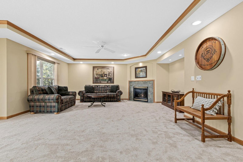 408 Holly Lane N - Photo 34