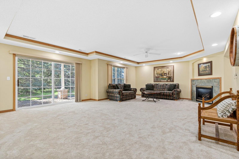 408 Holly Lane N - Photo 35