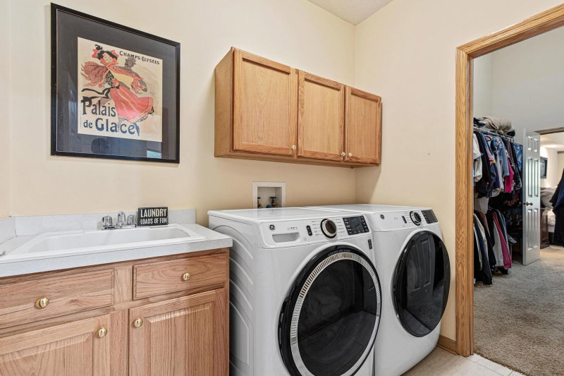408 Holly Lane N - Photo 38