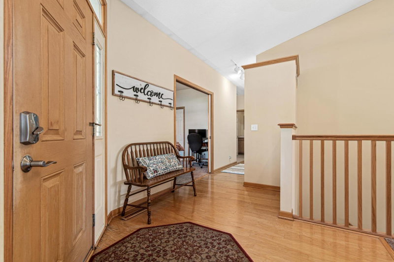 408 Holly Lane N - Photo 5
