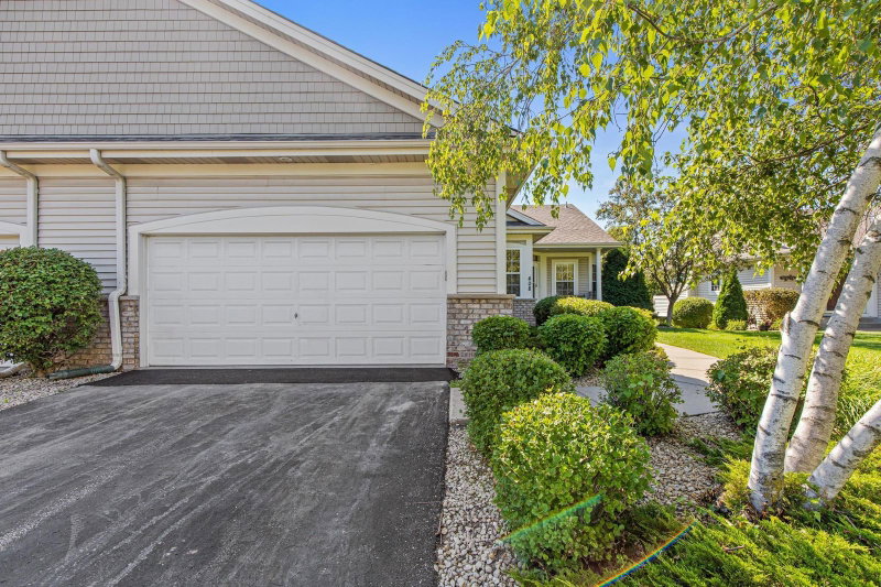 408 Holly Lane N - Photo 42