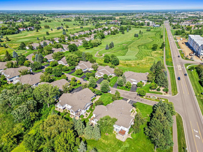 408 Holly Lane N - Photo 44
