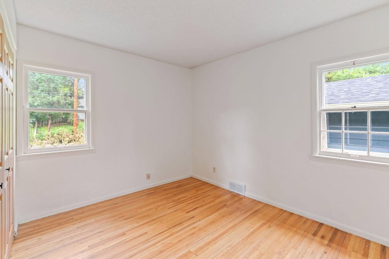 2417 Parkview Boulevard - Photo 15