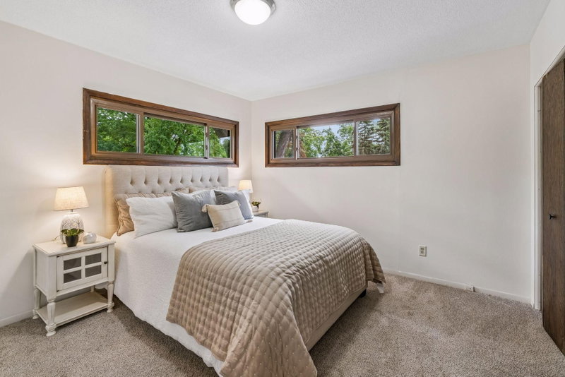 2417 Parkview Boulevard - Photo 9