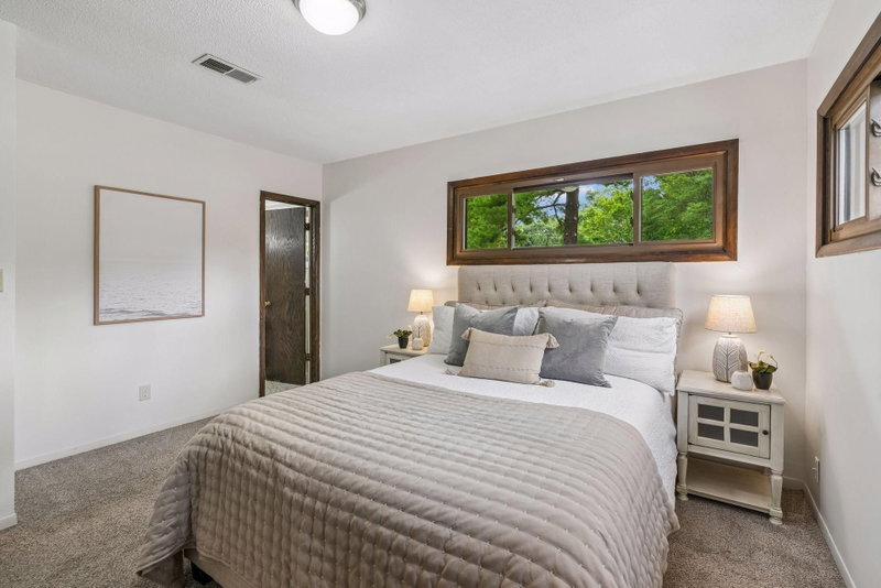 2417 Parkview Boulevard - Photo 10