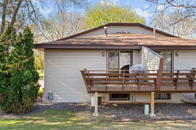 3716 Brookdale Circle N - Photo 4