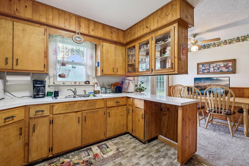 24981 Field Avenue - Photo 11