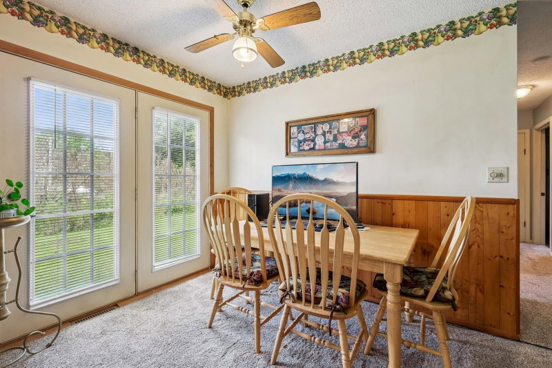 24981 Field Avenue - Photo 12