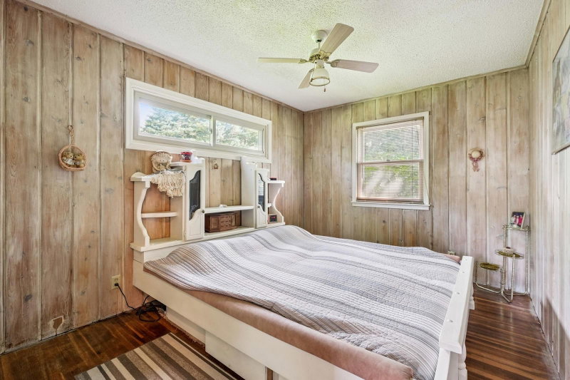 24981 Field Avenue - Photo 17