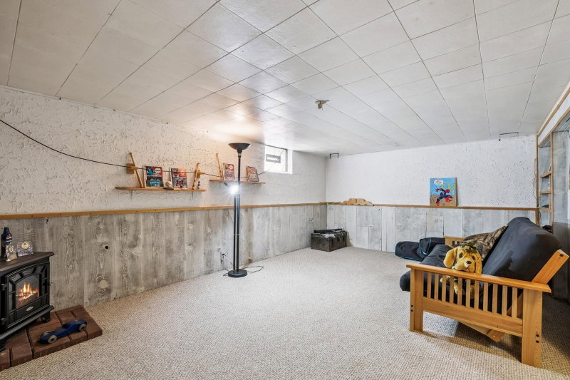 24981 Field Avenue - Photo 20