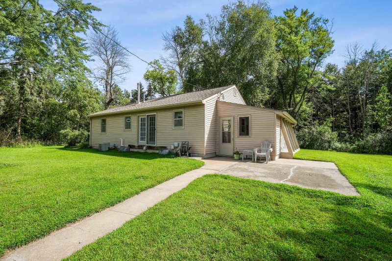 24981 Field Avenue - Photo 3