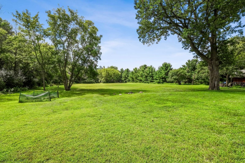 24981 Field Avenue - Photo 25