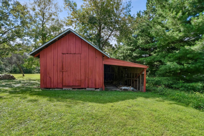 24981 Field Avenue - Photo 27