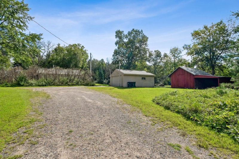 24981 Field Avenue - Photo 28