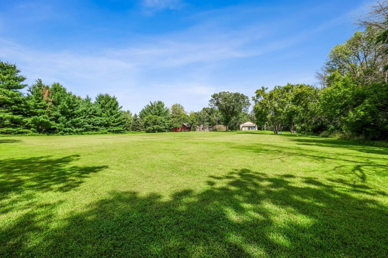 24981 Field Avenue - Photo 30