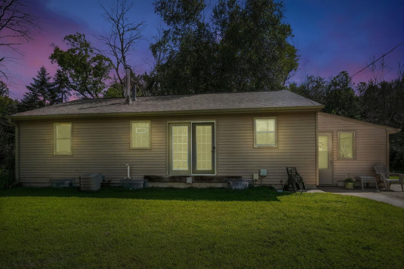 24981 Field Avenue - Photo 32