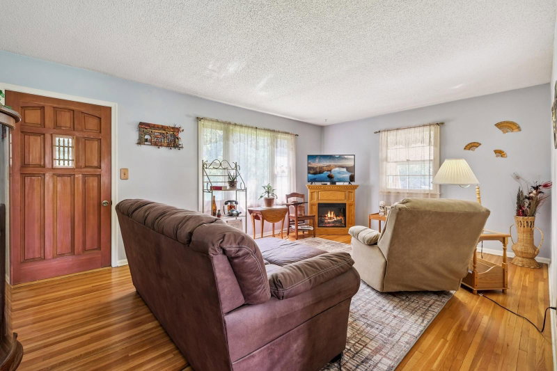 24981 Field Avenue - Photo 7