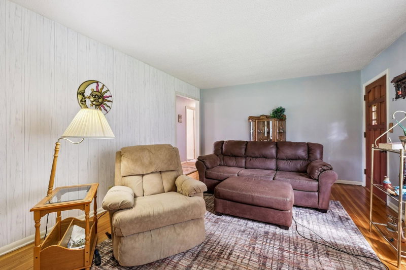 24981 Field Avenue - Photo 9