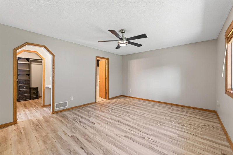 1819 9th Avenue SE - Photo 12