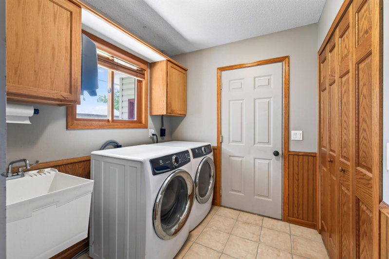 1819 9th Avenue SE - Photo 24