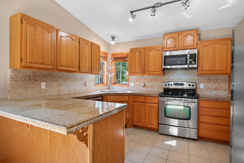 1819 9th Avenue SE - Photo 5