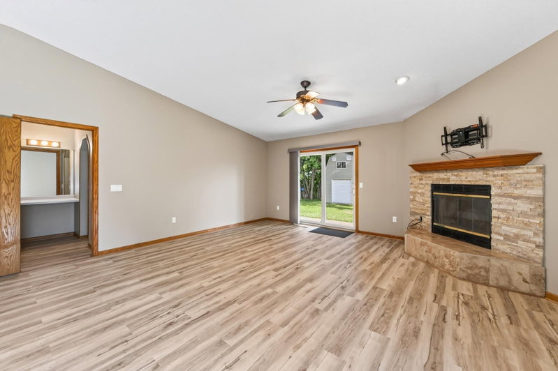 1819 9th Avenue SE - Photo 9