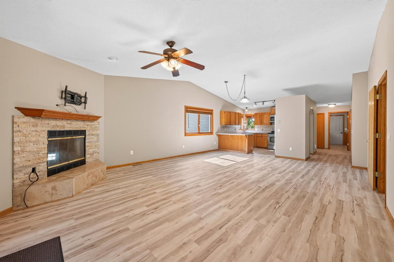 1819 9th Avenue SE - Photo 10