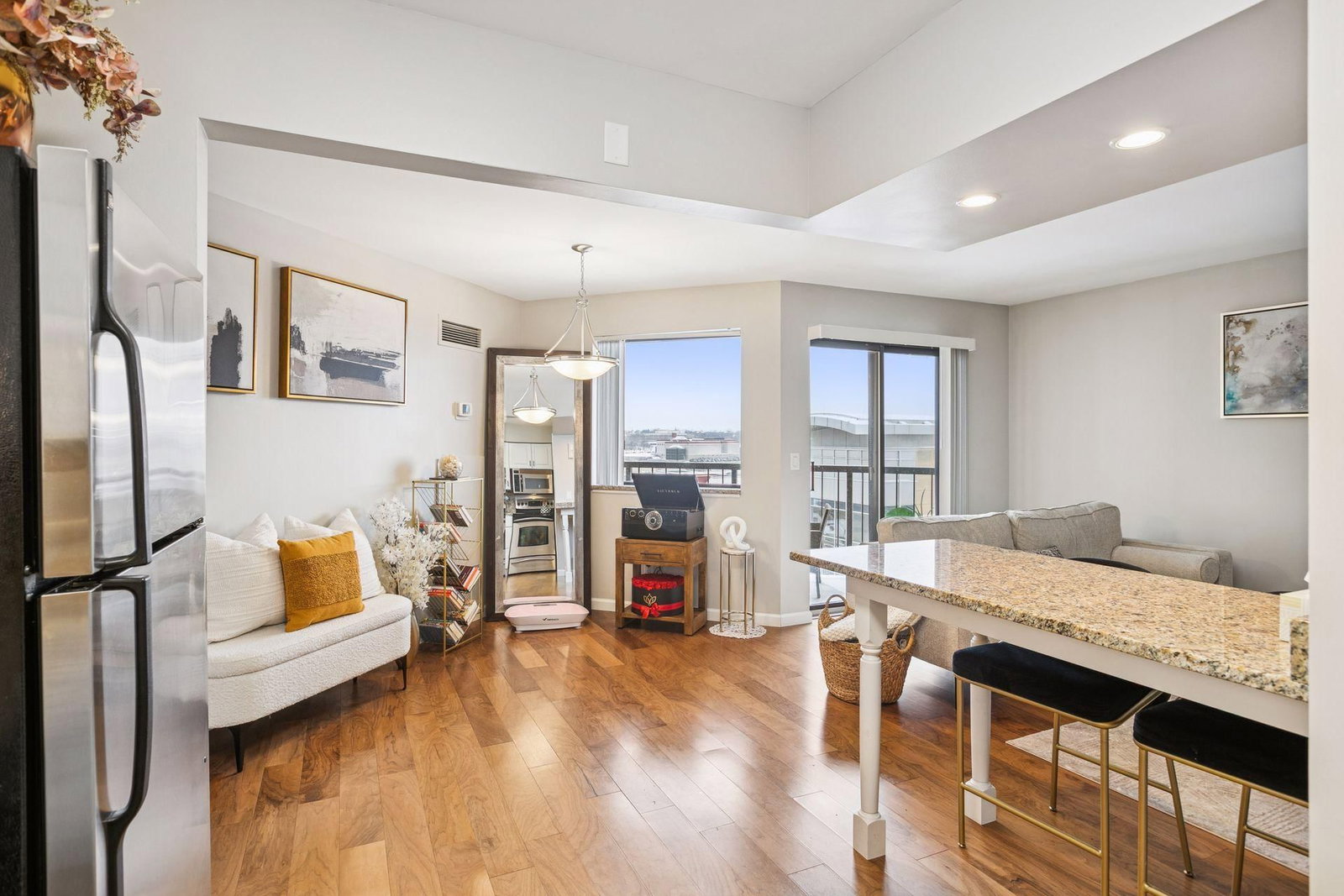 78 10th Street E #1710