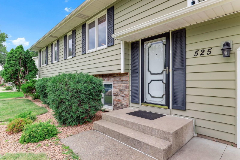 525 Lakewood Drive S - Photo 3
