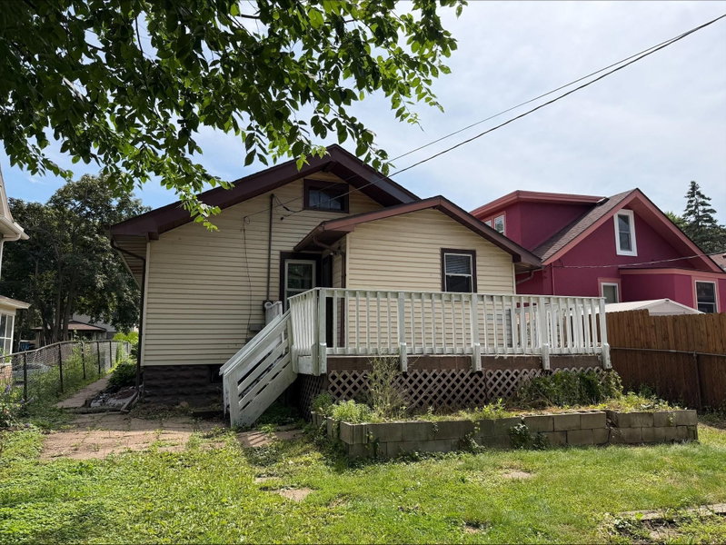 1173 Mclean Avenue - Photo 2