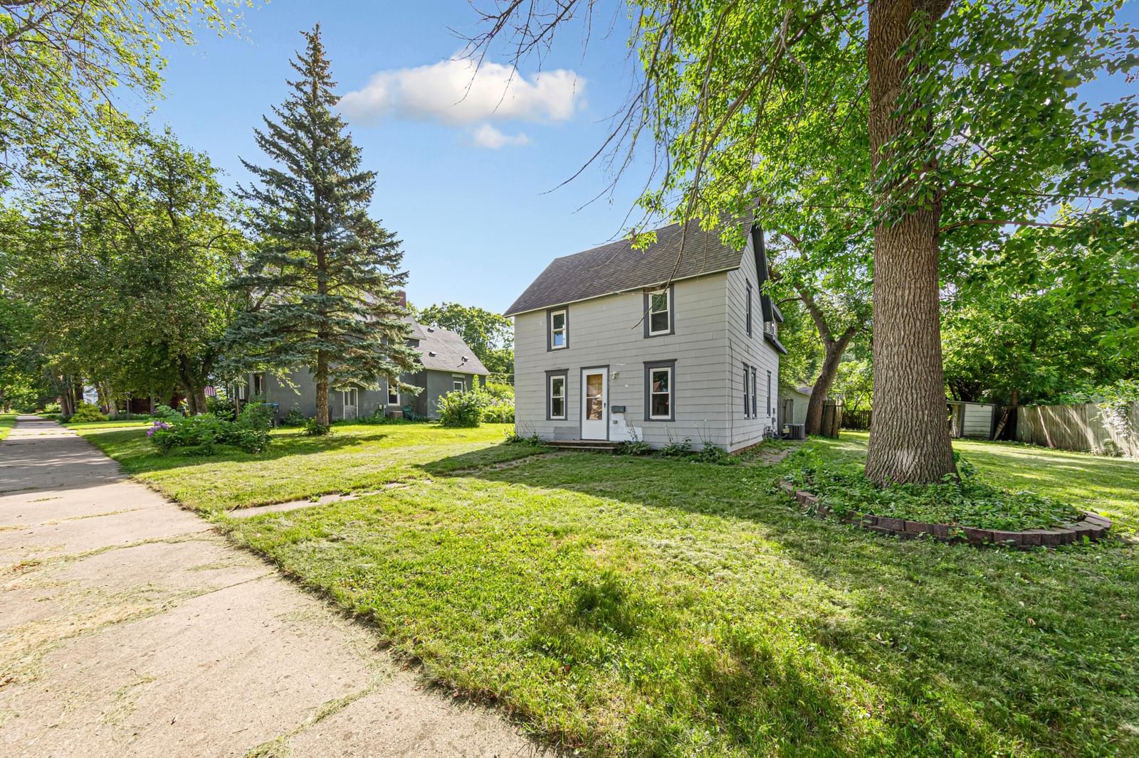 1519 N 4th Street