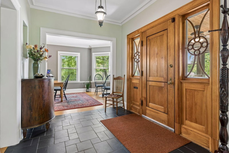 1818 Kenwood Parkway - Photo 13