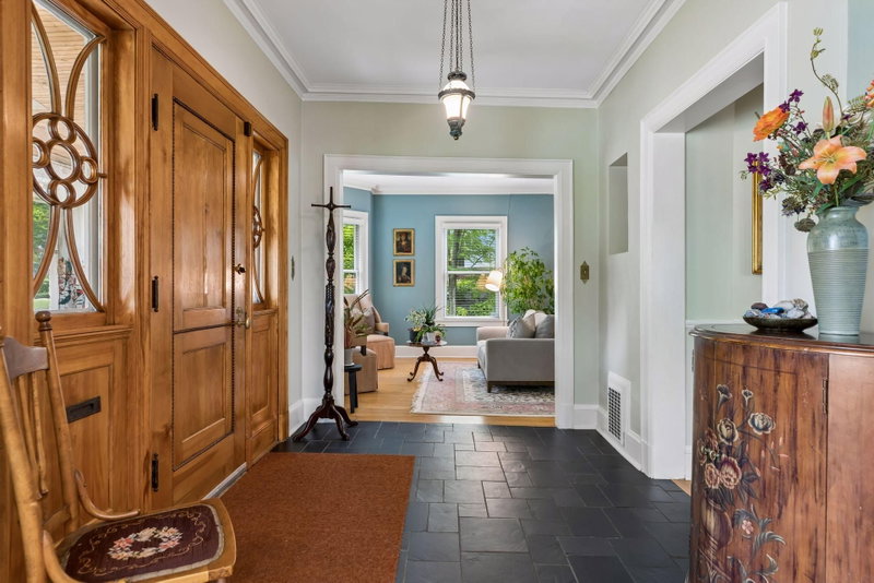 1818 Kenwood Parkway - Photo 14