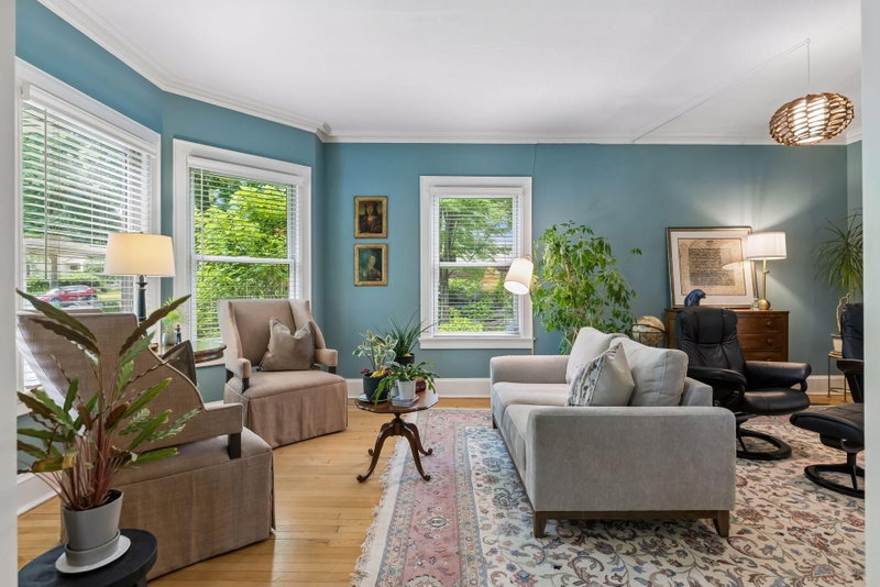 1818 Kenwood Parkway - Photo 17