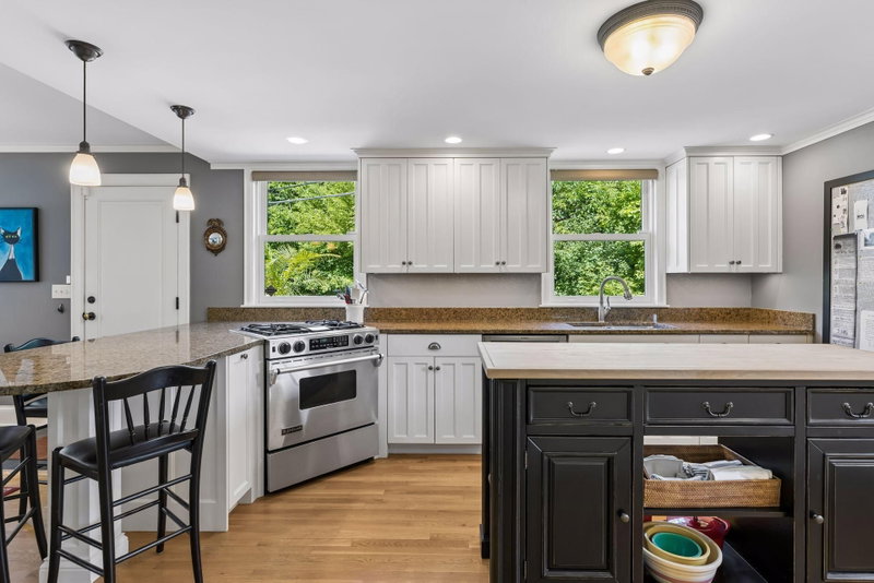 1818 Kenwood Parkway - Photo 33