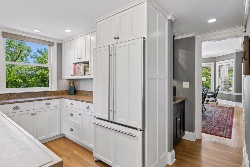 1818 Kenwood Parkway - Photo 35