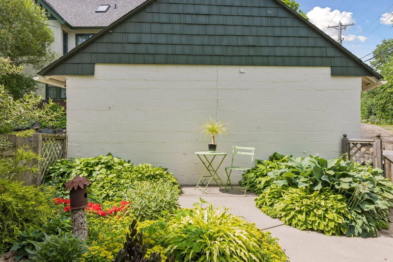 1818 Kenwood Parkway - Photo 59