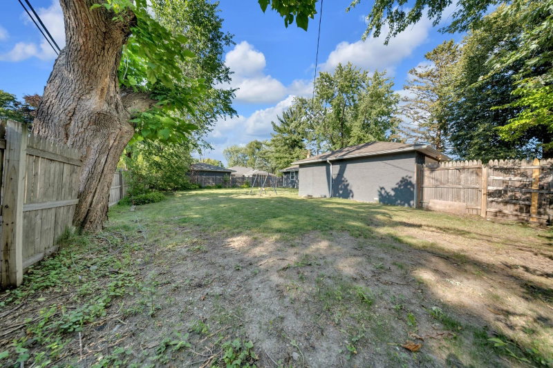 2765 Merrill Street - Photo 32
