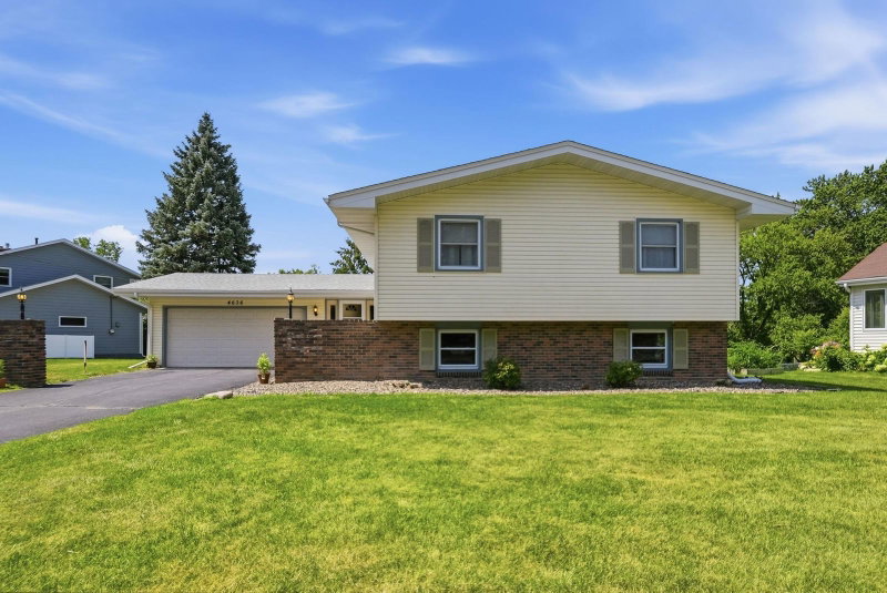 4636 Heritage Hills Drive - Photo 2