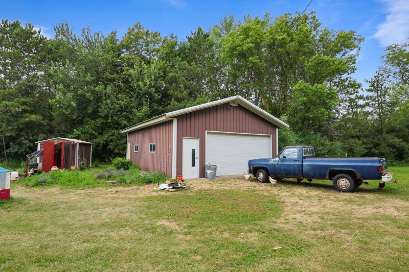 2146 15th Street NE - Photo 2