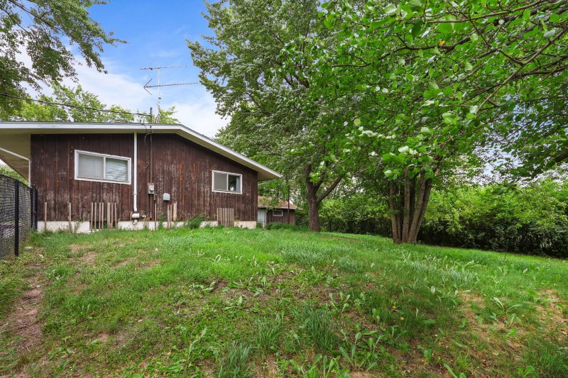 2146 15th Street NE - Photo 36