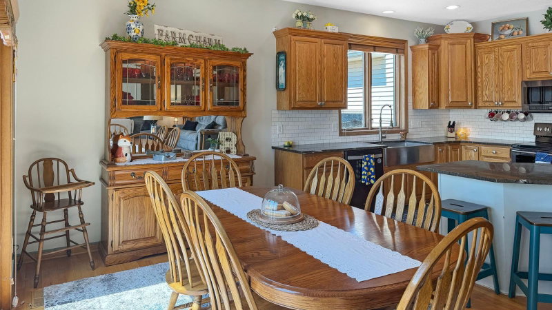 912 Superior Drive - Photo 11