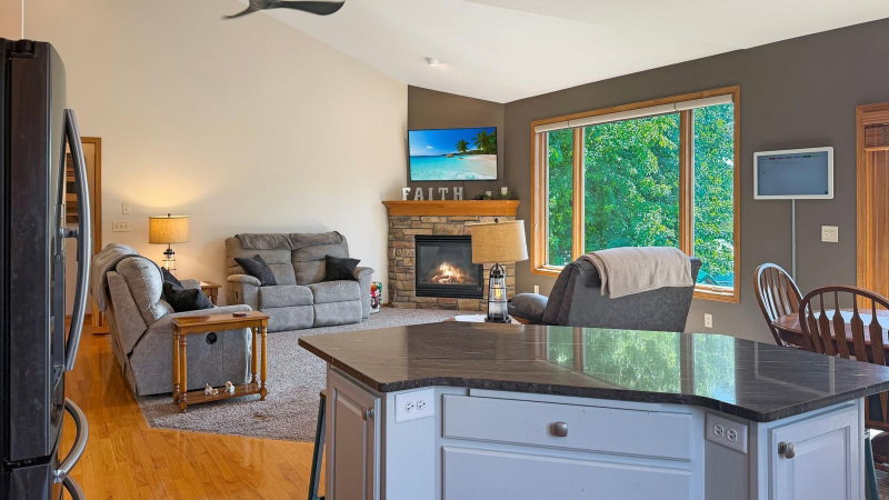 912 Superior Drive - Photo 15