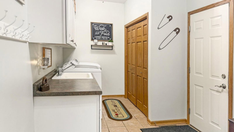 912 Superior Drive - Photo 16