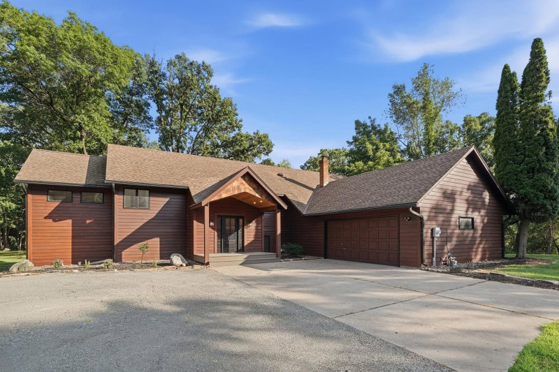 10761 Penfield Avenue Court N - Photo 2