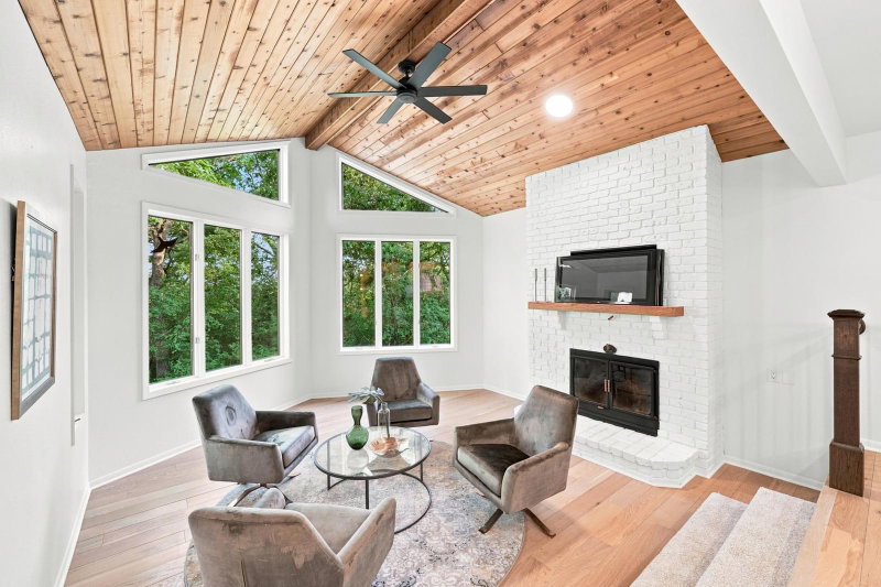 10761 Penfield Avenue Court N - Photo 16