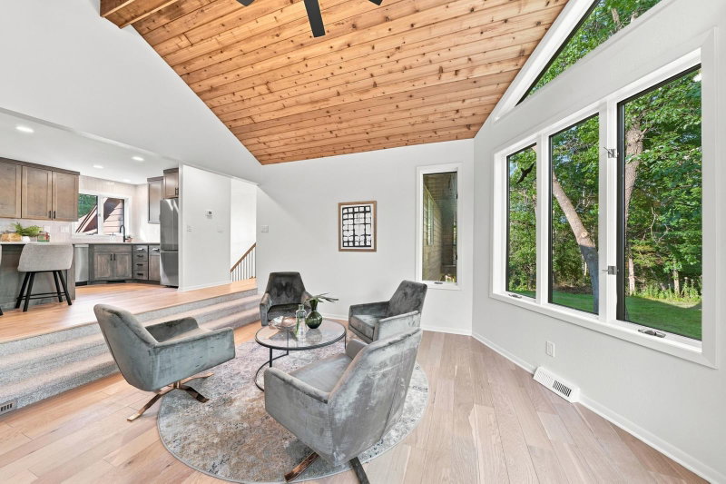 10761 Penfield Avenue Court N - Photo 18