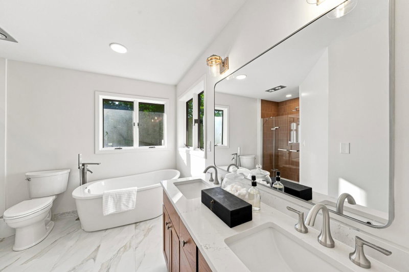 10761 Penfield Avenue Court N - Photo 25
