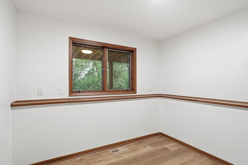 10761 Penfield Avenue Court N - Photo 37