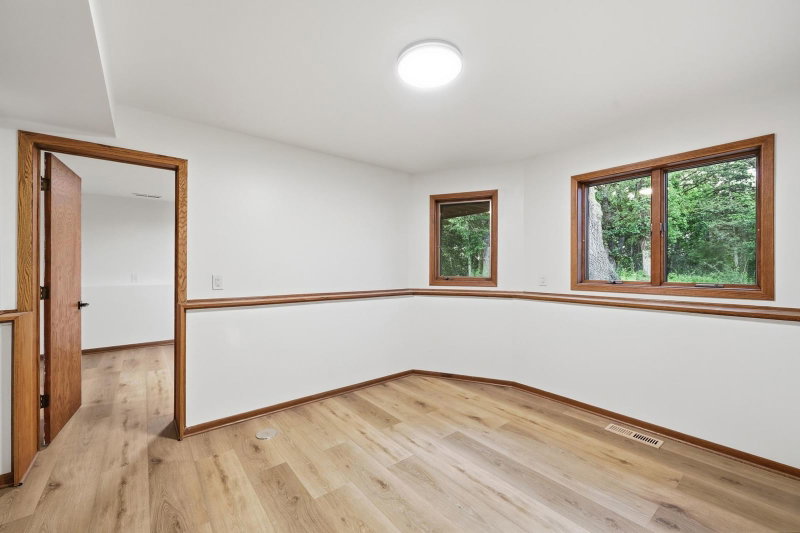 10761 Penfield Avenue Court N - Photo 38